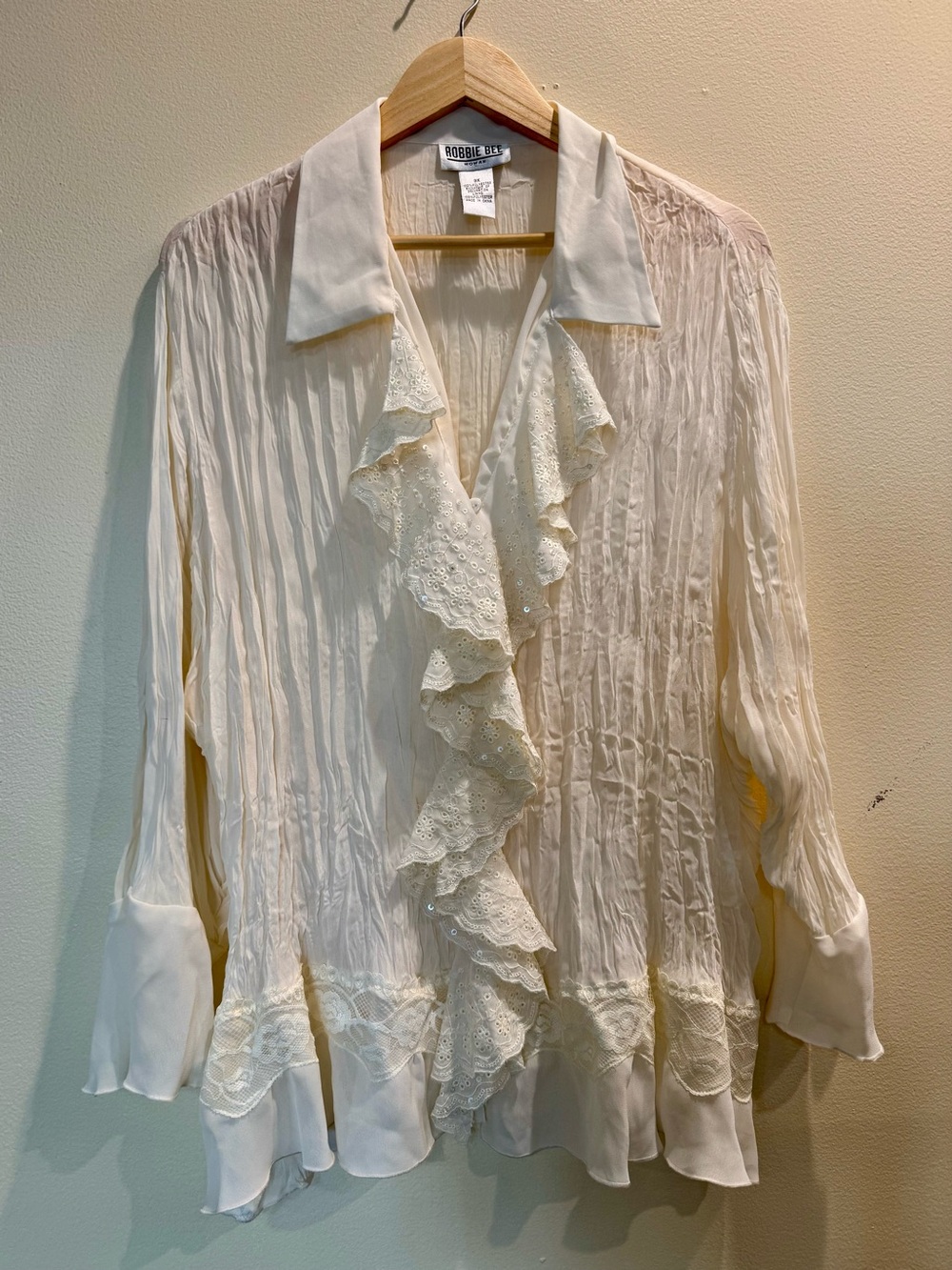 Vintage Robbie Bee Cream Ruffled Lace Blouse with bell sleeves cottage core